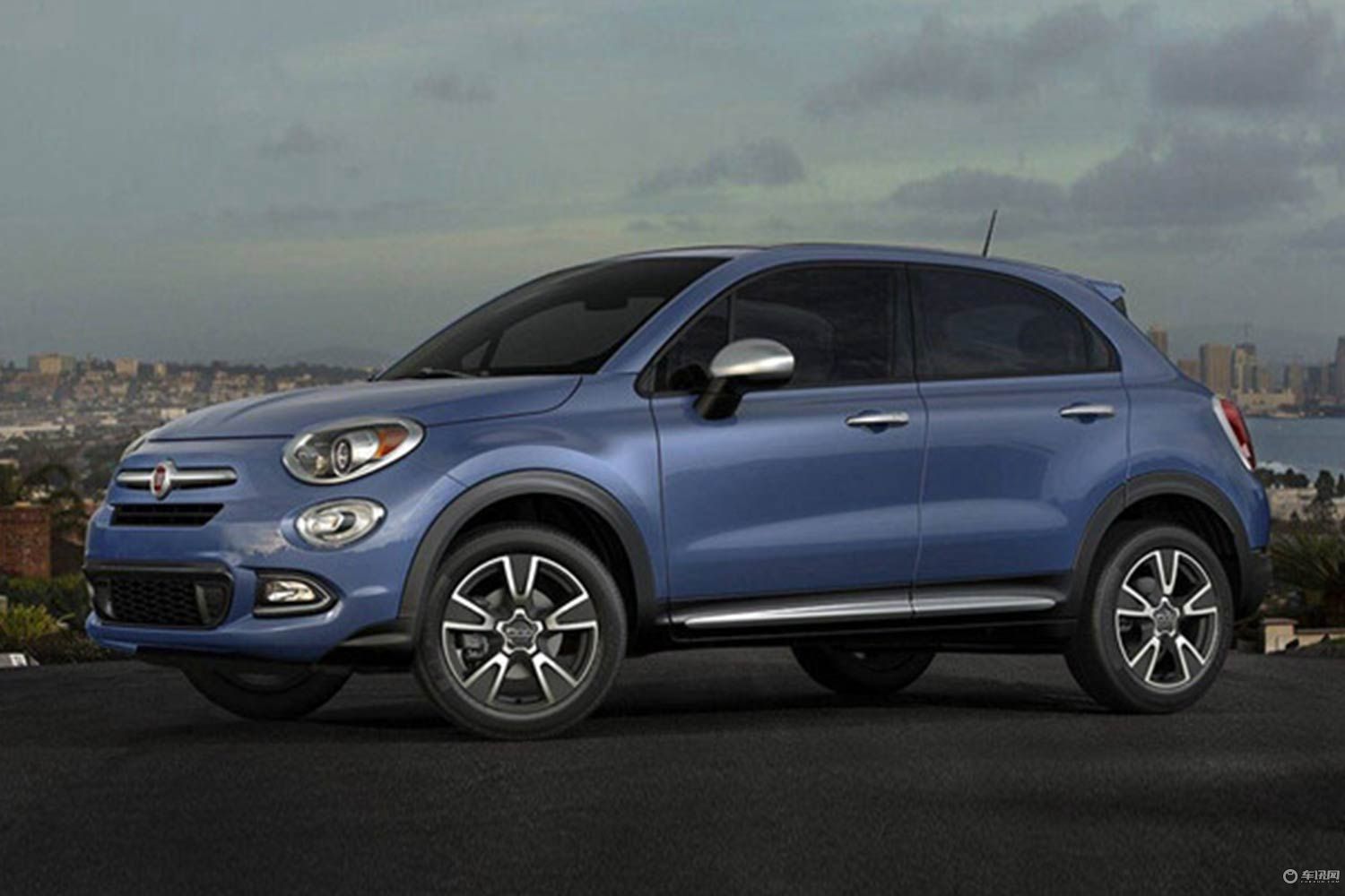 菲亚特500X特别版官图曝光 配专属蓝色车漆