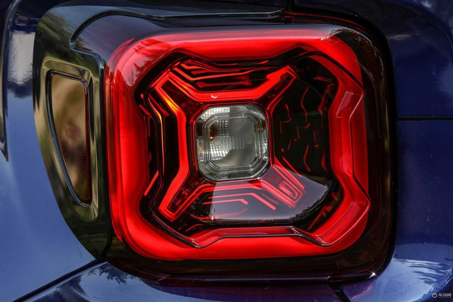 新款Jeep自由侠预告图 或将6月6日完成首发