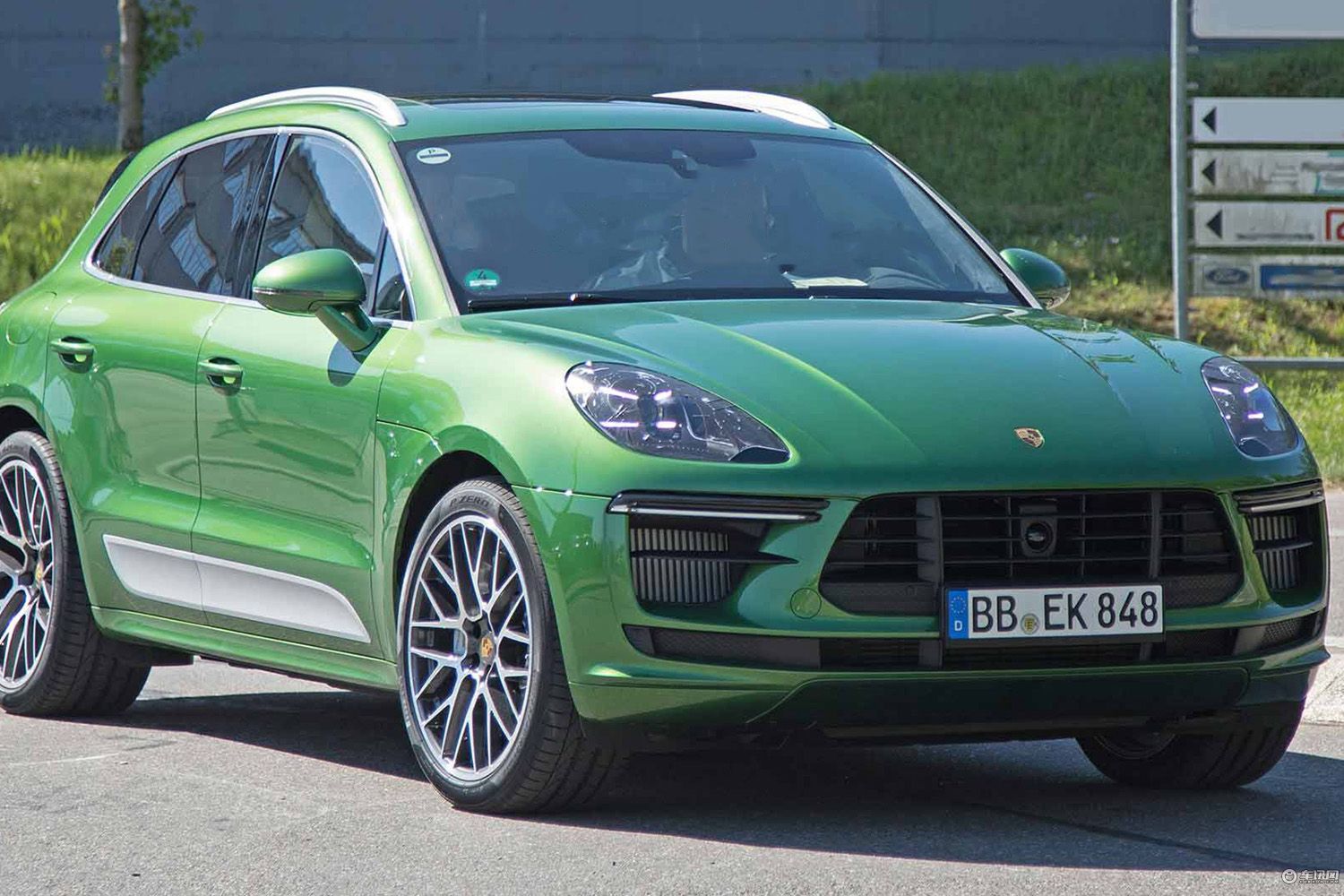 保时捷新款Macan曝无伪谍照 预计年内发布