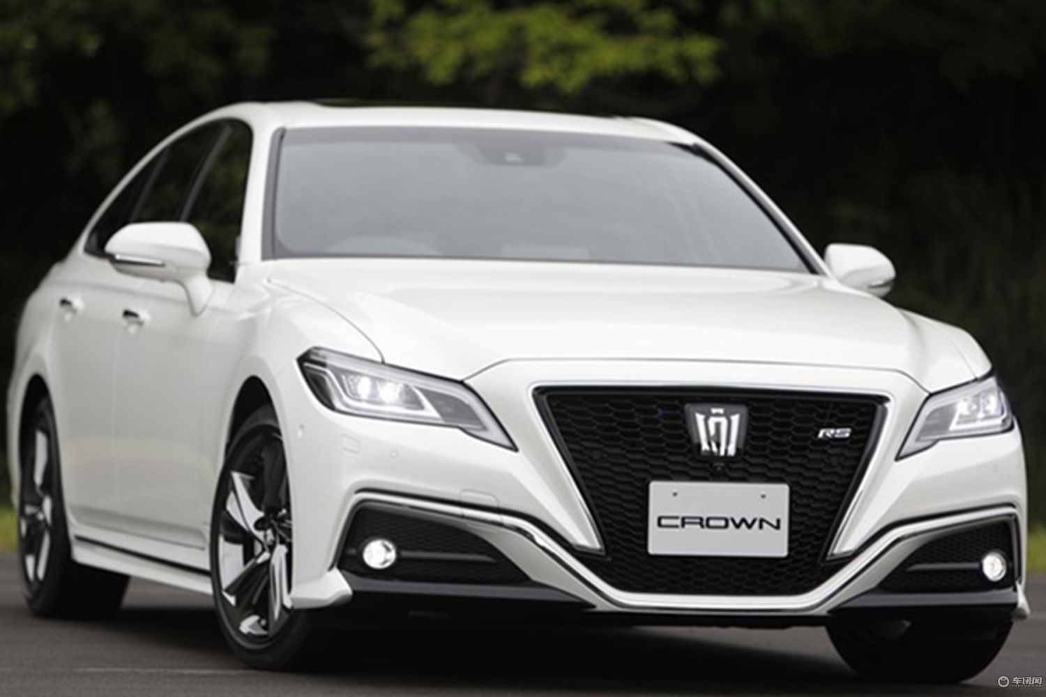丰田全新一代皇冠实车图 将6月26日发布