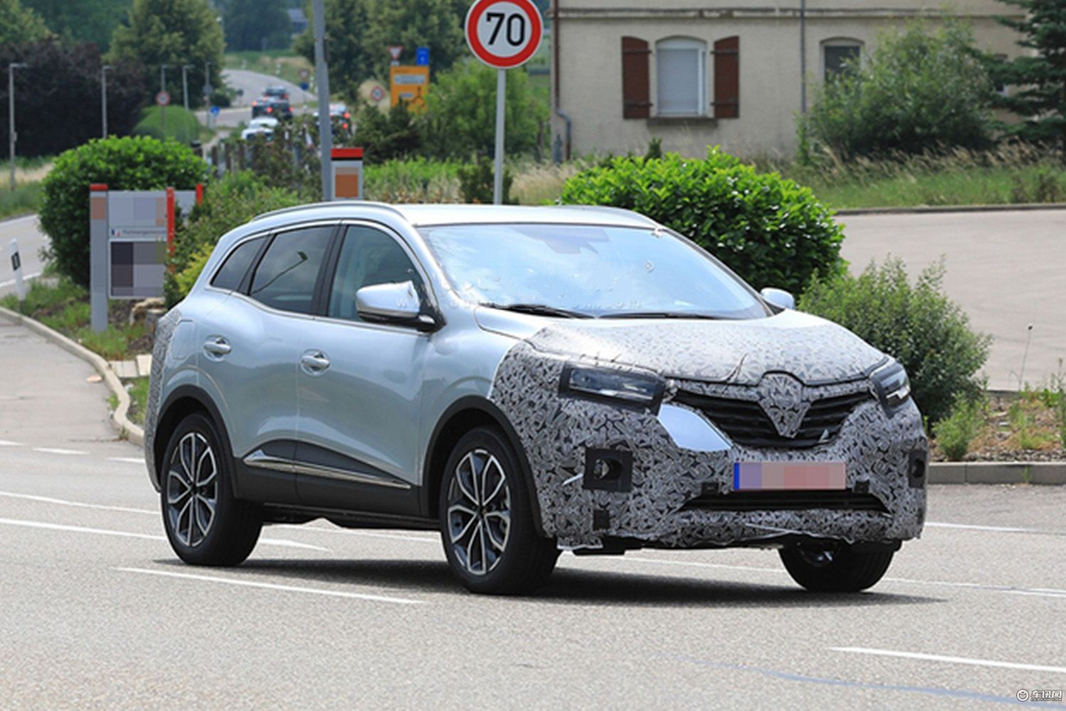 雷诺新款科雷嘉路试谍照 将2019年亮相