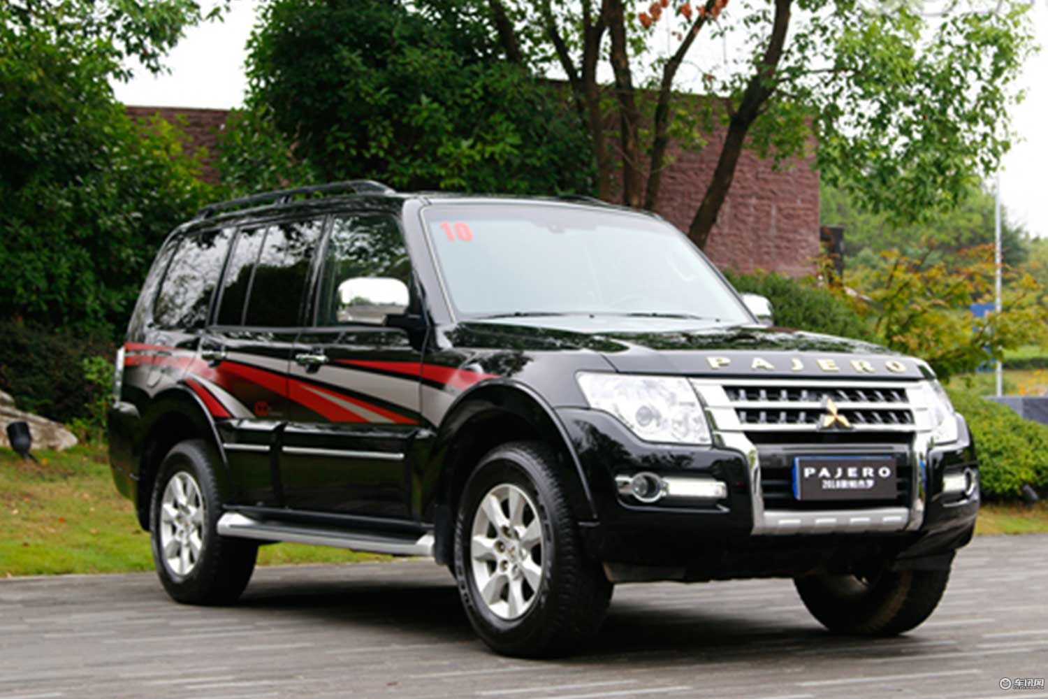 三菱新款帕杰罗7月1日正式上市 配置升级