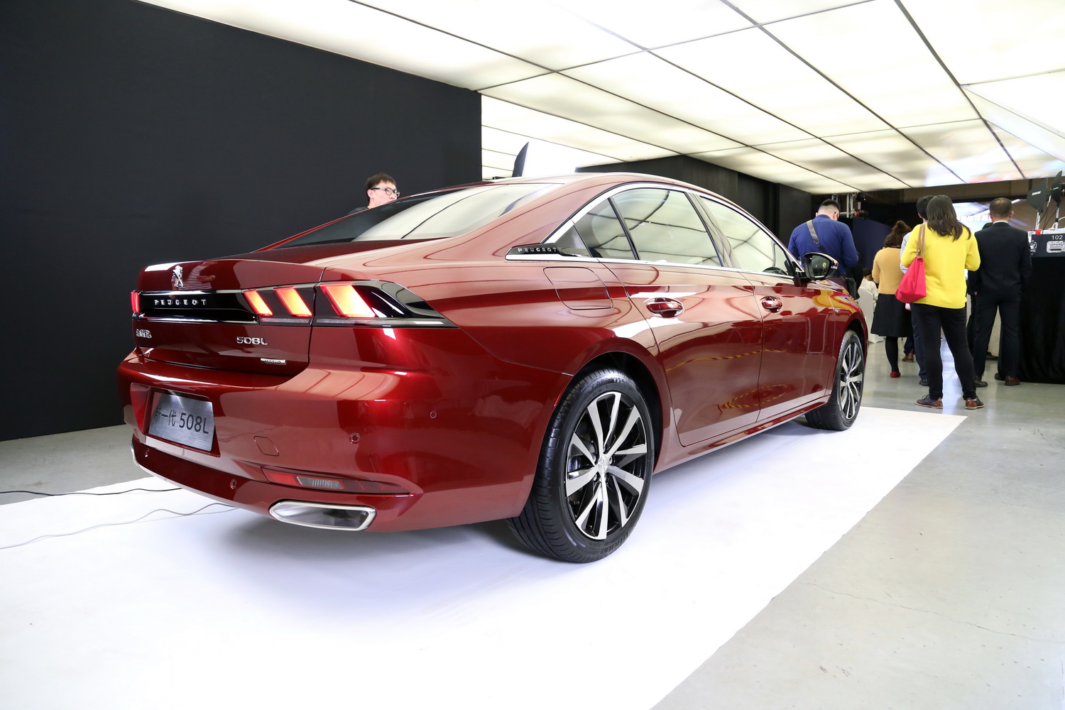 2018广州车展:标致全新508L首发亮相