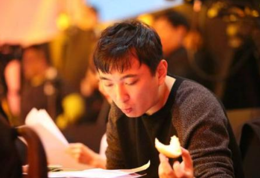 PDD错送1000套iG冠军皮肤 送完暗示校长报销却被无视