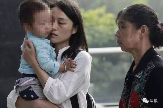 ▲随着儿子逐渐长大,两年来,妻子任盼盼也会跟儿子提起爸爸,“爸爸就快回来了”