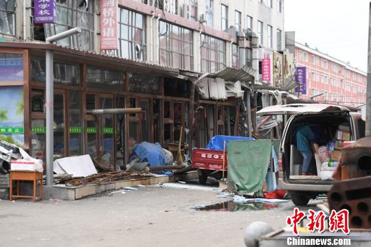 事发现场 张瑶 摄 长春市双阳区一居民楼发生爆炸致4人受伤