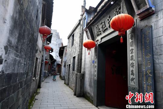霍童古民居具有典型的群居特点,各个宗族以先后顺序建立自己的聚居地,通常以一家一户或一户多家为特征。 吕明 摄