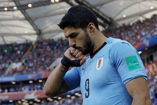 拿两次世界杯也敢绣四星?网友:因为乌拉圭是