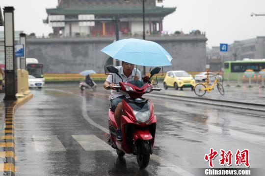 陕西多地迎来降水天气。　张远 摄