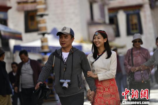 旅游业专家建言:赋予西藏旅游品牌更丰厚内涵