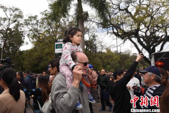 巴西华人华侨举办庆祝“中国移民日”及捐赠活动