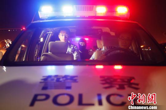 潜逃境外的阜兴集团董事长被押解回国 警方:全