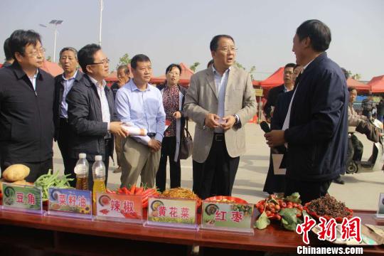 山西潞城庆祝首个 中国农民丰收节 展现农民新