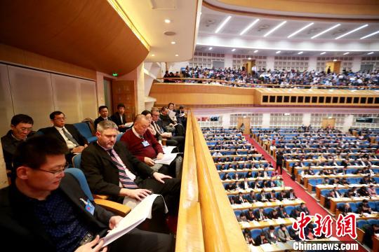 2月14日,山东省第十三届人民代表大会第二次会议在济南召开。 梁犇 摄