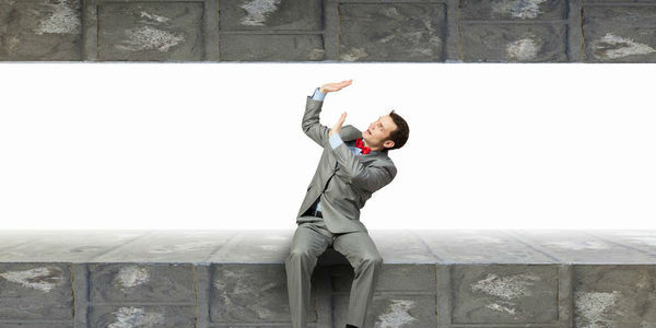 《一个出身寒门的状元之死》刷屏:咪蒙式的精