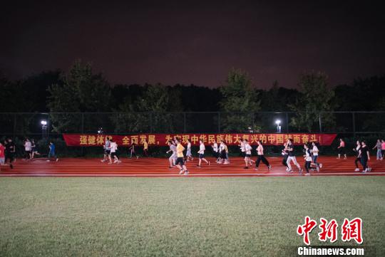 浙大体育课改革亮点频现 增学时变考核促素质