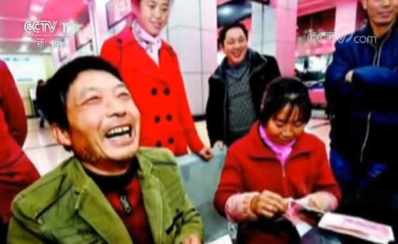 【新闻1+1】农民工:解决欠薪,安心过年