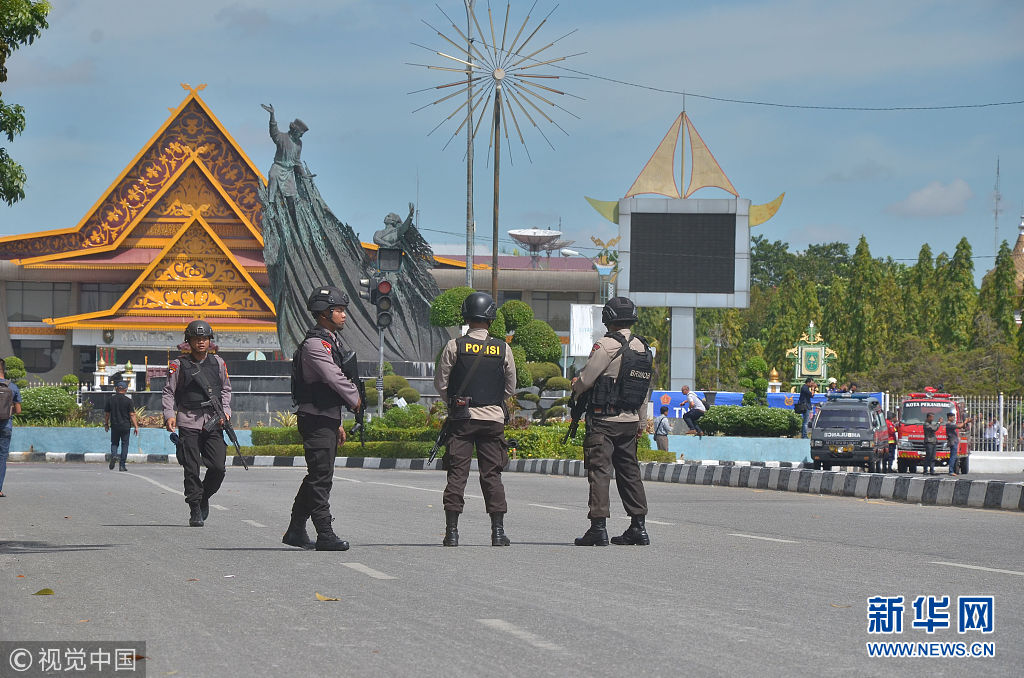 印尼警察总部遭袭图片