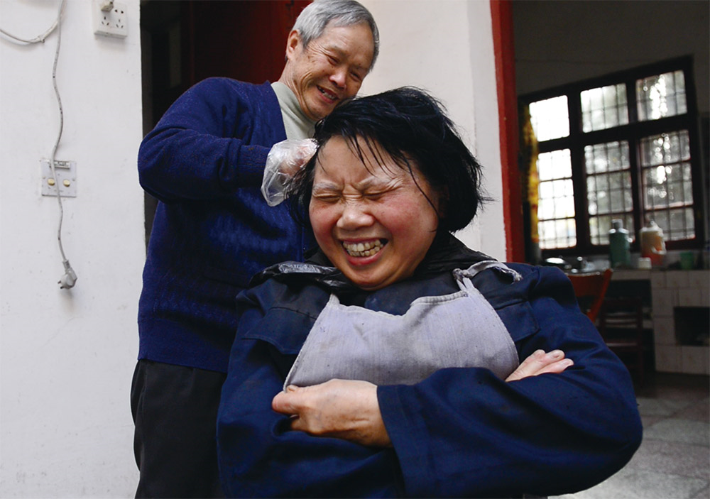 《四个春天》:拍下父母身上那些普通人的光辉