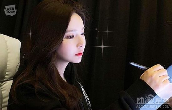 韩国美女漫画家曝照震惊网友 颜值超高就是女主本人