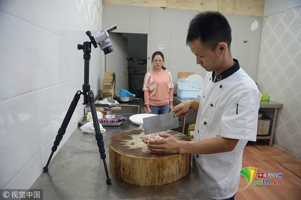 从留守儿童到网红厨师美食作家王刚的逆袭
