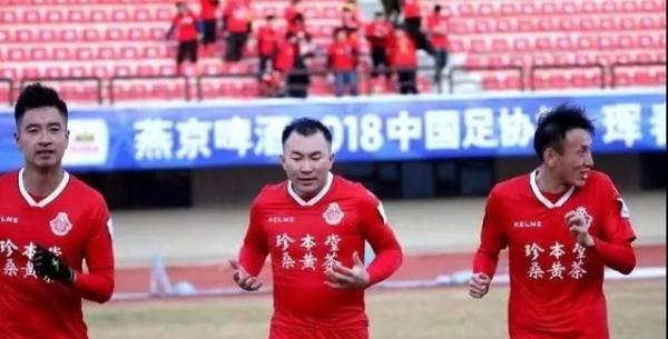 观察｜中国足球职业化，先请老板们从足协杯下场