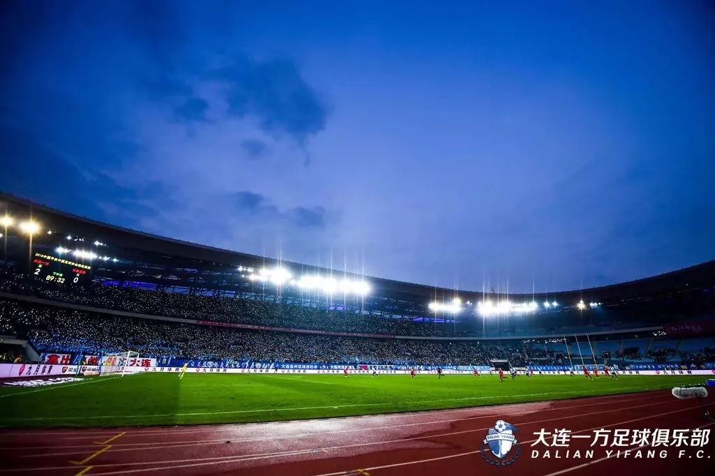 大连哪块有足球地标的建筑,大连哪块有足球地标的建筑物