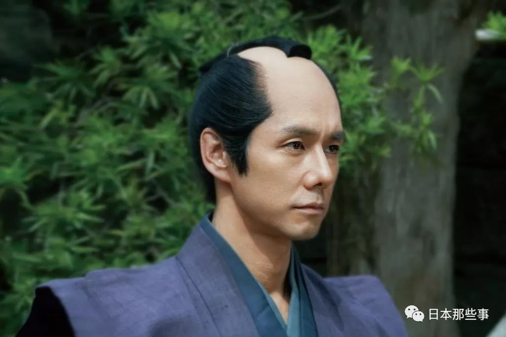 松坂桃李《孤狼之血》