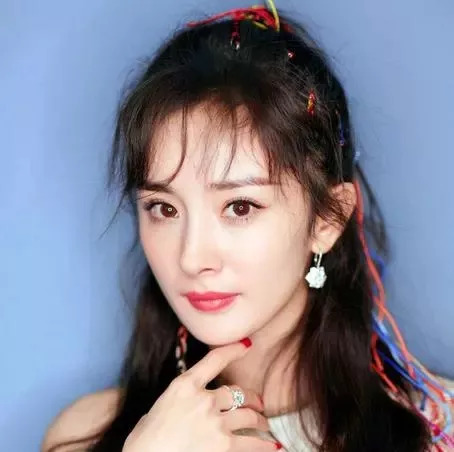 魏姐戏外变香肠嘴 人人都有的唇形硬伤怎么修