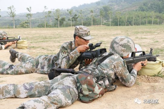 以笔作枪,写尽军旅,最美“兵记者”一直在路上!