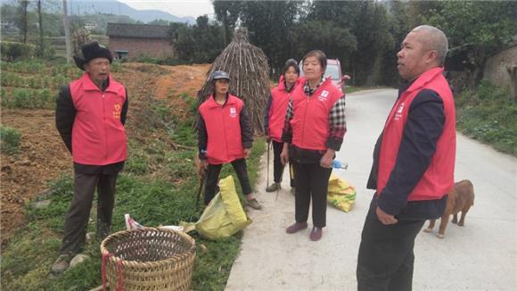 合川:双凤镇开展农村环境卫生集中大扫除活动