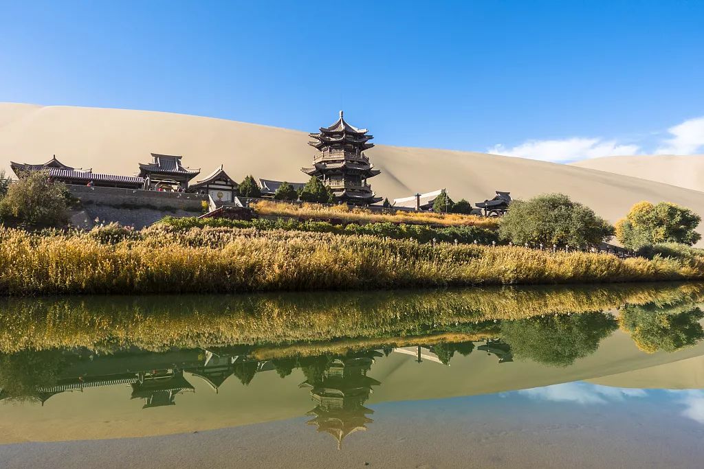 夜话丨余秋雨:莫高窟