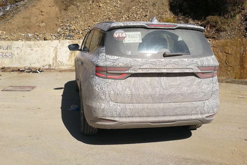 没想到吉利首款MPV嘉际原厂轮胎这么厚道,