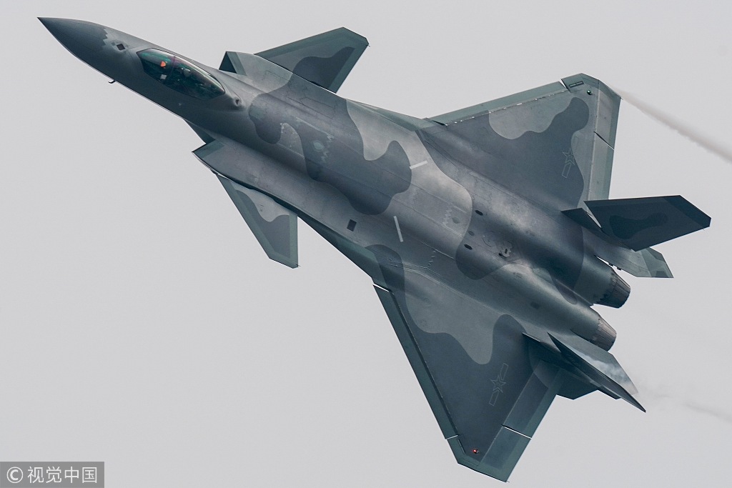 珠海航展开幕前最后一个周末 三架歼-20演练