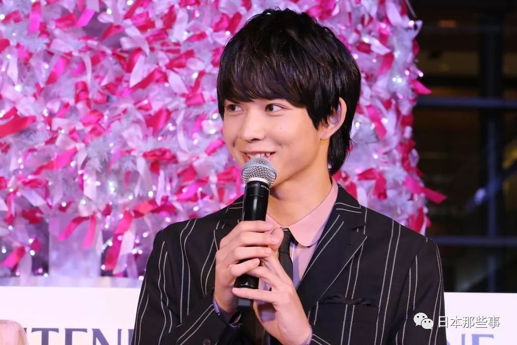 后藤真希，11月26日，出席在AVEX事务所门口举行的圣诞点灯式。