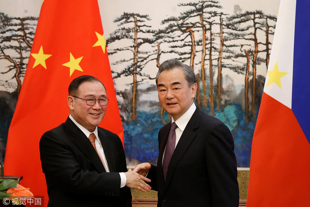 国务委员兼外长王毅会见菲律宾外长洛钦 图源:视觉中国