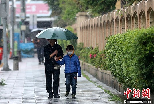 台风“安比”最快18日生成 外围环流影响台湾