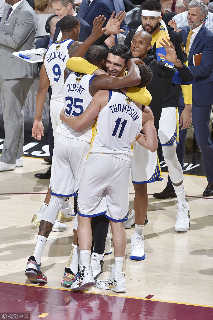 勇士4-0横扫骑士 卫冕总冠军