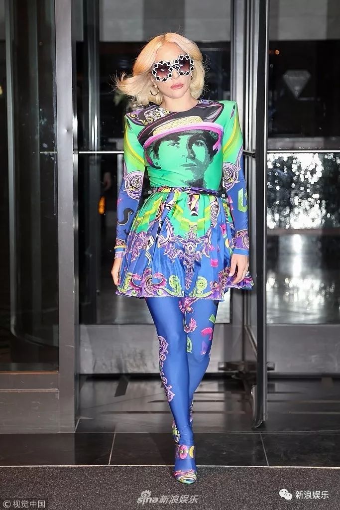 不懂时尚 | 这是要起飞？但她真是肉眼可见的美了好多！