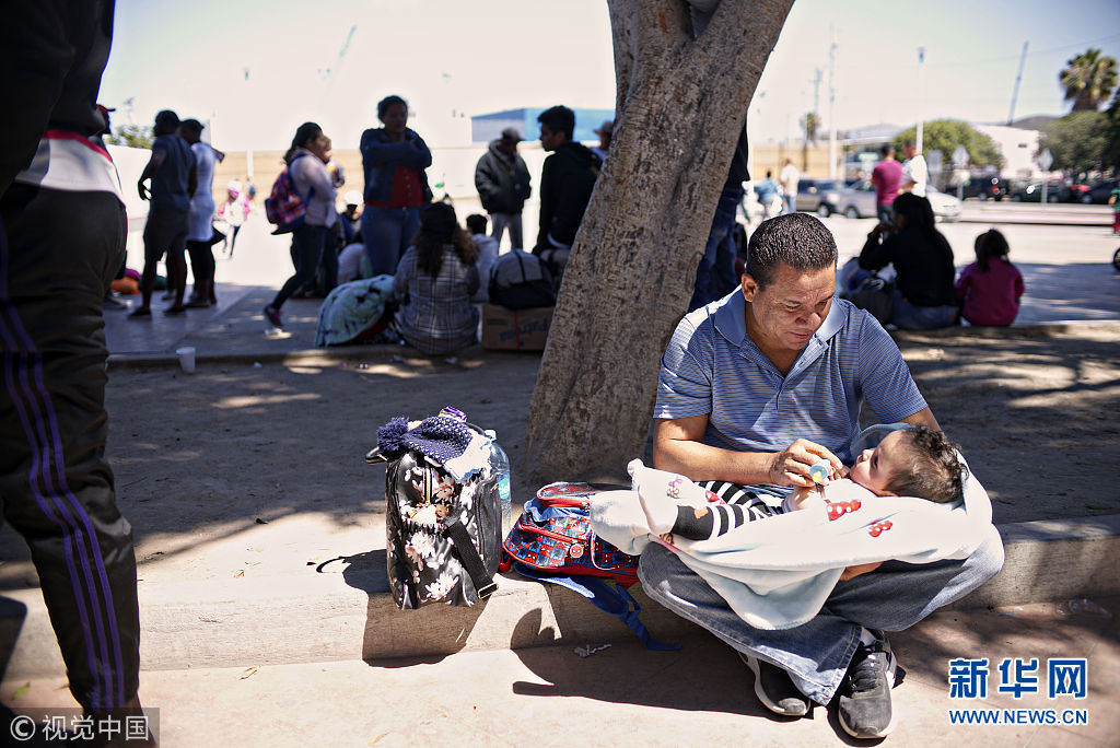 数千移民儿童与父母分离 特朗普夫人罕见质疑