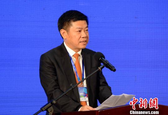 靖商代表香港南靖联谊会创会会长王少成发言。 张金川 摄