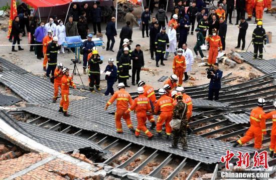 福州市仓山区盖山镇叶厦村一砖混结构民房发生倒塌。