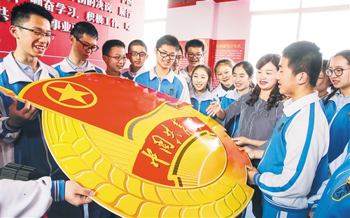 图片新闻：我们入团啦！