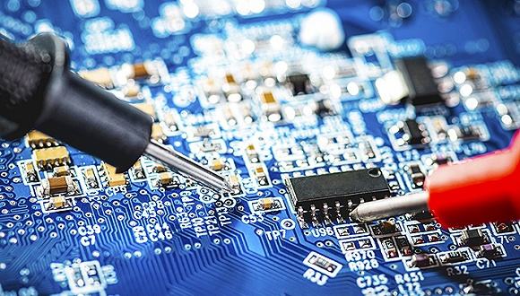 资料图片：芯片加工。（图片来源于网络）