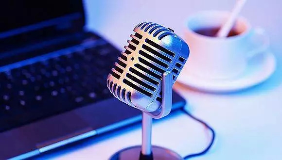 内容半年记:微信中年危机,抖音直追快手,B站上