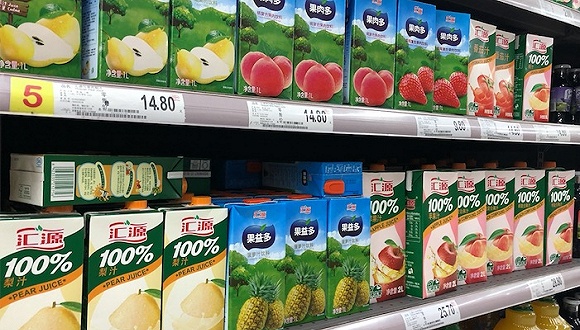 2018年8月，山西太原超市货架上的汇源果汁。图片来源：视觉中国