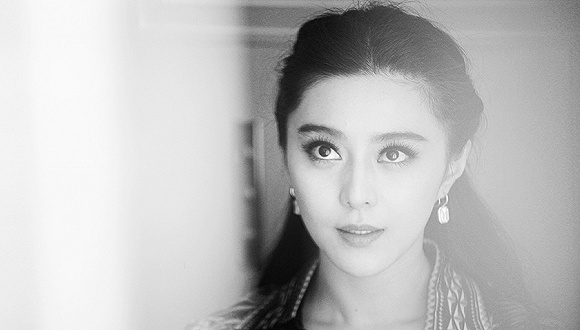 范冰冰消失近100天 唐德影视股价腰斩