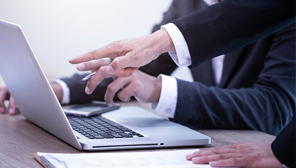 【两会声音】委员建议针对网约工引入网络合