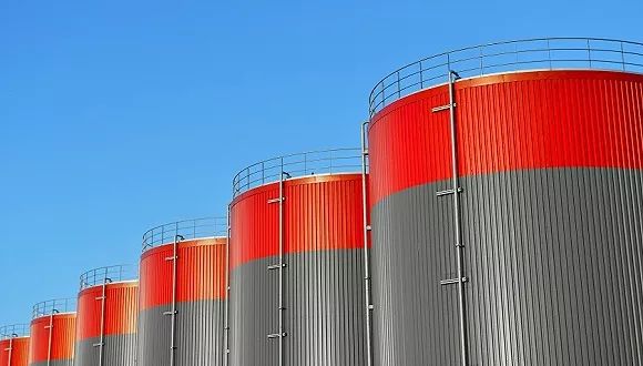 美国或结束对伊朗石油进口的制裁豁免,国际油