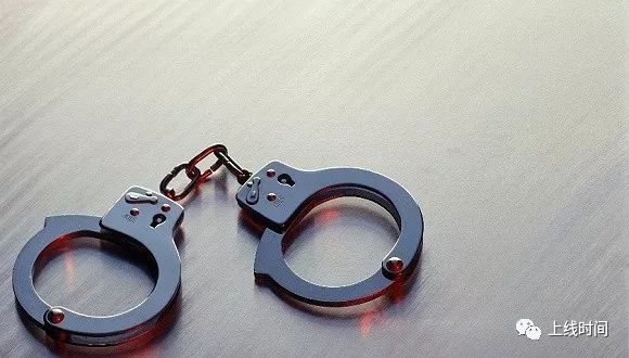 银河娱乐网站333 一个贫穷的“三灵童”印度家庭,父亲决定卖肾救子